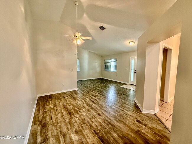 Building Photo - 232 Summerwood Dr