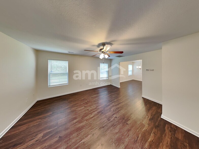 Building Photo - 15634 Lakepoint Forest Dr