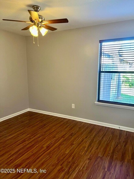 Building Photo - 7820 Collins Ridge Blvd E