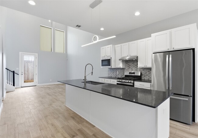 Building Photo - 1709 Cedrocanna Ln