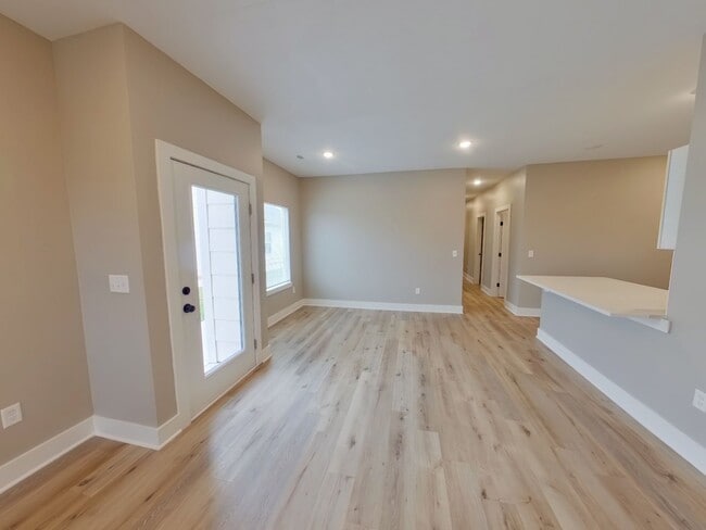 Building Photo - 6814 W White Pne St