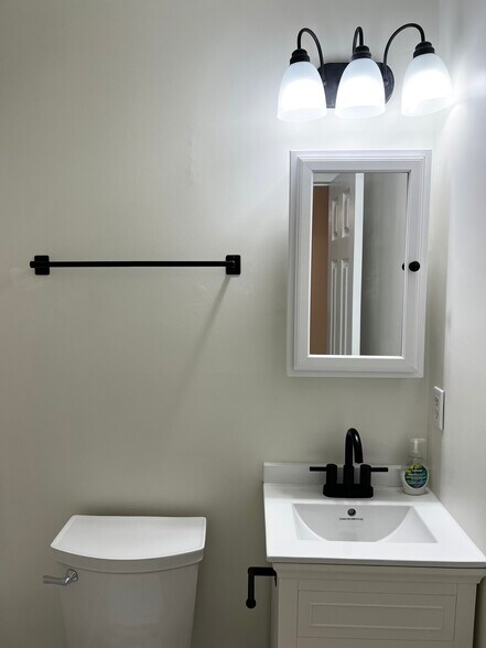 Building Photo - 928 Farmer St