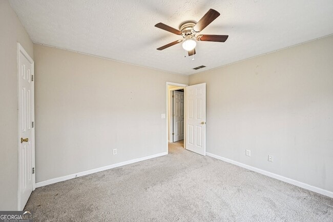 Building Photo - 25 Castlehill Ct