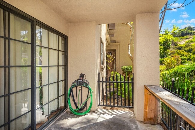Building Photo - Cozy 1 Bed 1 Bath San Clemente Apartment
