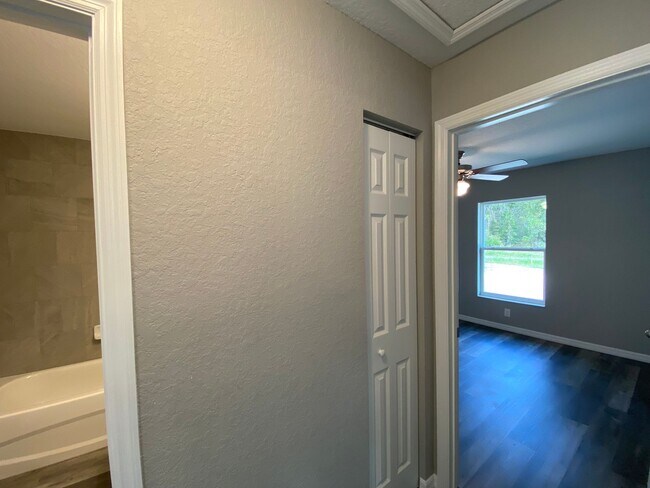 Building Photo - Beautiful  Home - 3/2/2 **WON"T LAST**