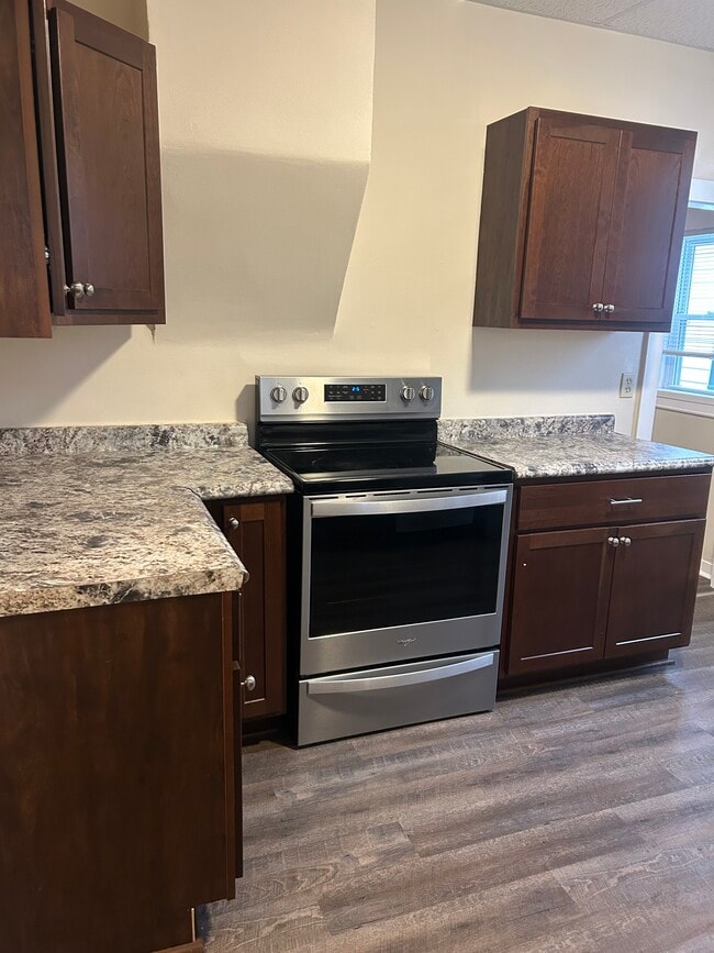 Building Photo - 435 Prospect Ct