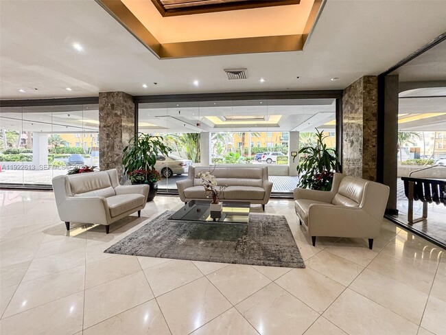 Building Photo - 8877 Collins Ave