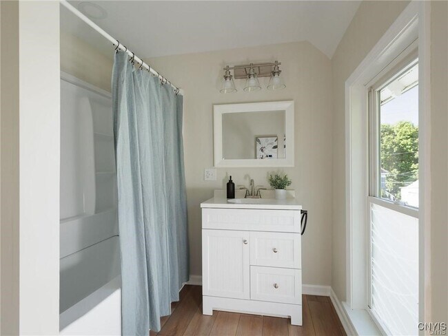 Building Photo - 435 S Hamilton St