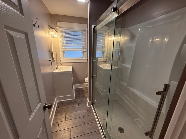 Building Photo - 429 Maple Ave