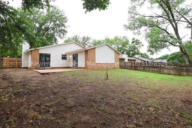 Building Photo - 3 Bedroom Gem in Union Schools! Available for Immediate Move In!
