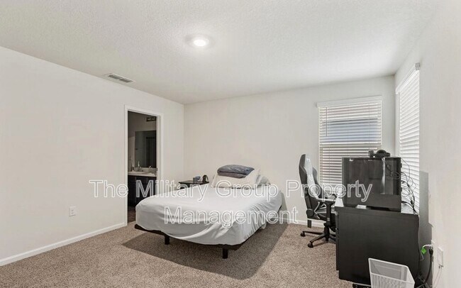 Building Photo - 15661 Strawberry Roan Ct