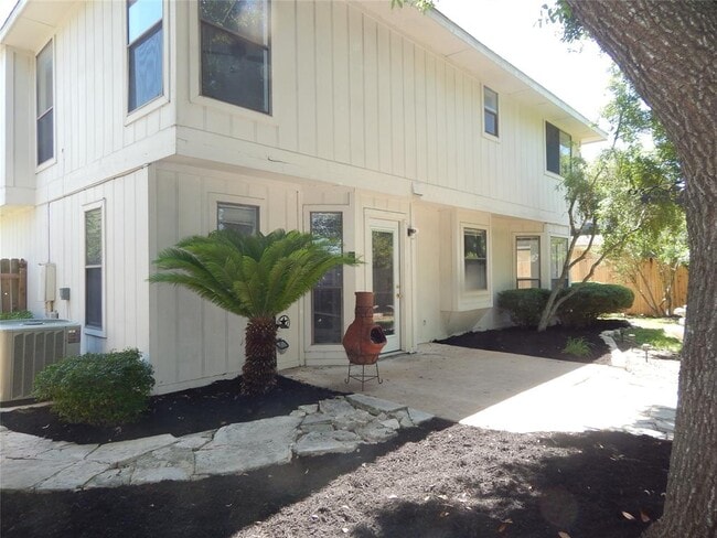 Building Photo - 2503 Autrey Dr