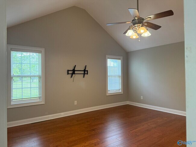 Building Photo - 16774 Mulberry Ln