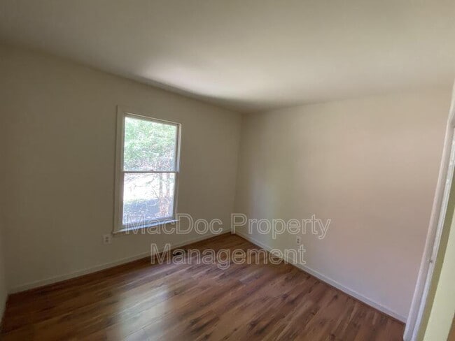 Building Photo - 507 Montgomery Dr