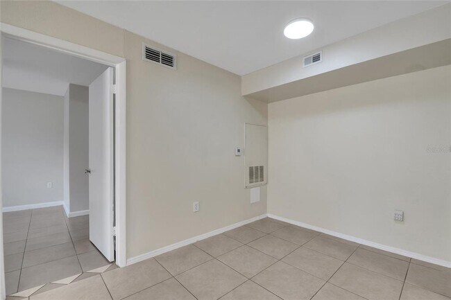 Building Photo - 3028 Parkway Blvd