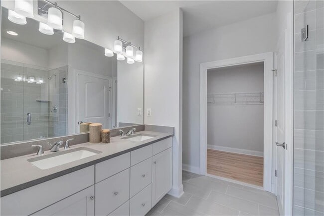 Building Photo - 670 Brookwood Glen Terrace