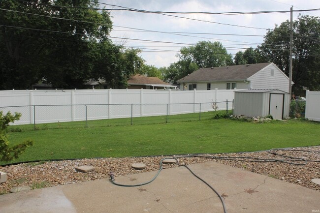 Building Photo - 1716 S Walnut Ln