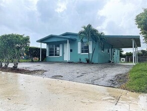 Building Photo - Cute 3 Bedroom House with Carport