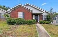 Building Photo - Nice 3 Bed 2 Bath House! Available Now! Ca...