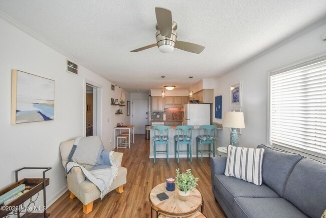 Building Photo - 301 Commerce Way