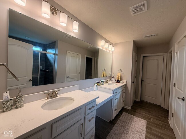 Building Photo - 6862 Sable Point Dr