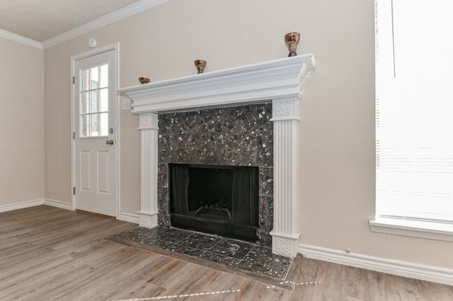 Building Photo - 3 BEDROOM HOUSE FOR LEASE