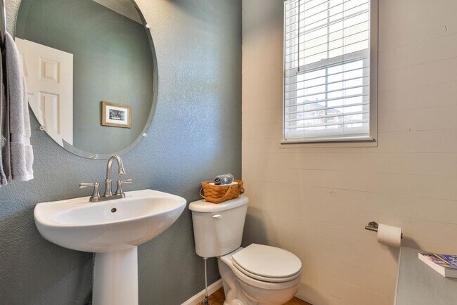 Building Photo - 2 Bedroom 2 Bath home in Observatory Village