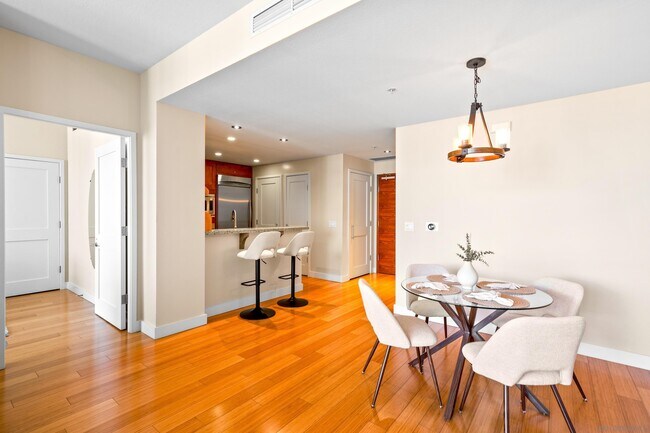 Building Photo - 700 W E St