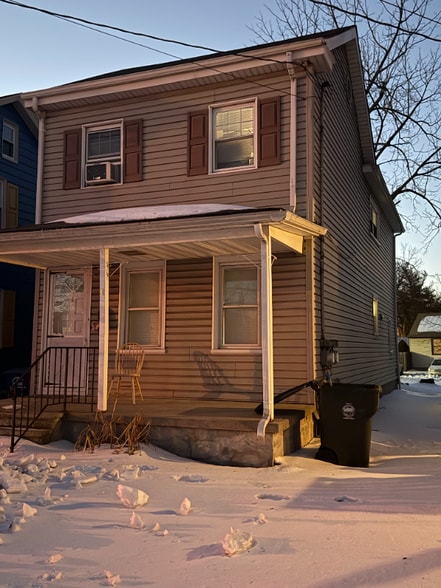 Building Photo - 506 Broad St