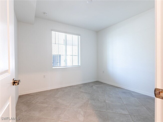 Building Photo - 5807 Double Eagle Cir