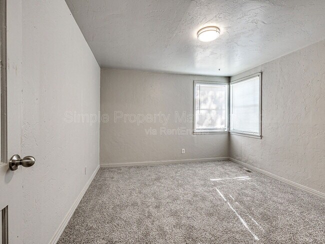 Building Photo - 1108 Mallard Dr