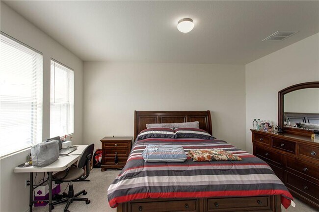 Building Photo - 9109 Garnet Dr