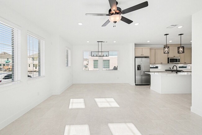 Building Photo - 10846 Day Jassamine Wy