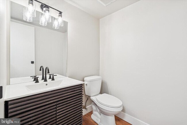 Building Photo - 1609 Painters Crossing