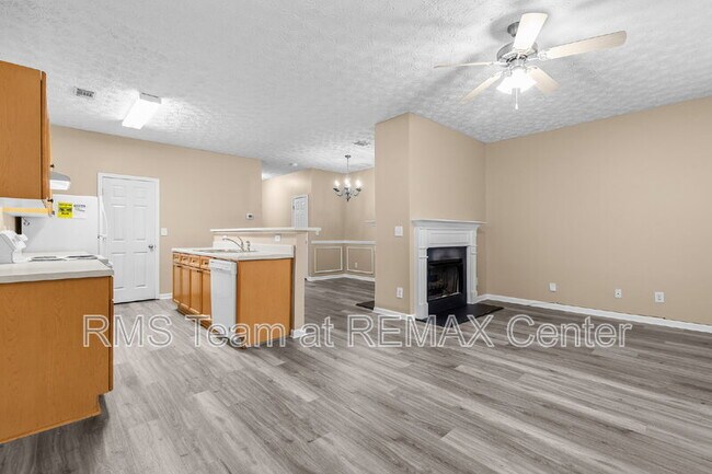 Building Photo - 4932 Vireo Dr