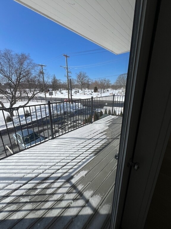 Building Photo - 105 Sea St