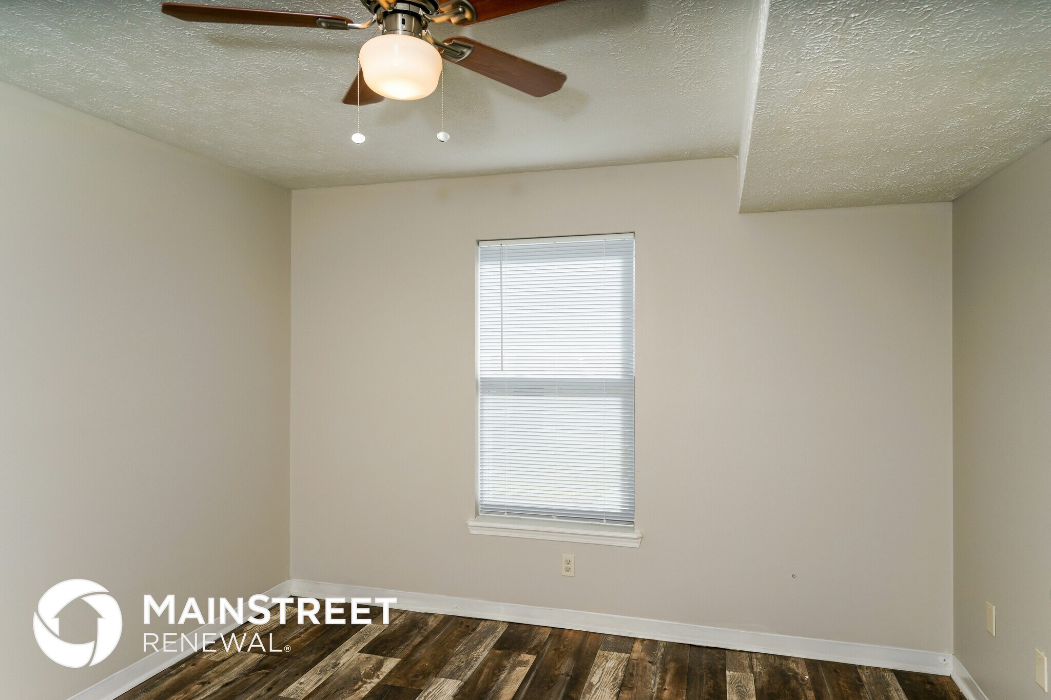 Building Photo - 2913 Dumesnil St
