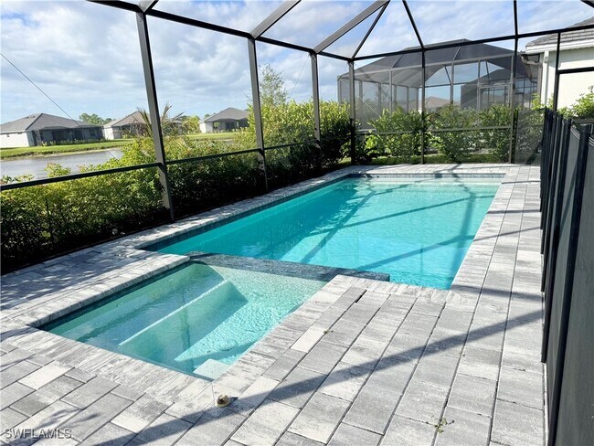 Building Photo - 2258 Avocado Ln