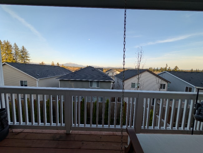 Building Photo - 912 119th Ave SE