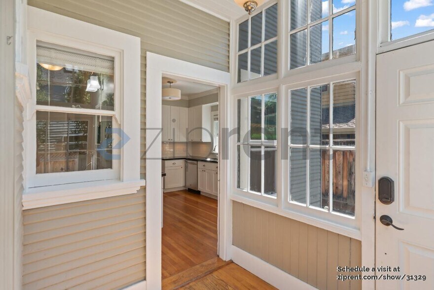 Building Photo - 216 Emerson St