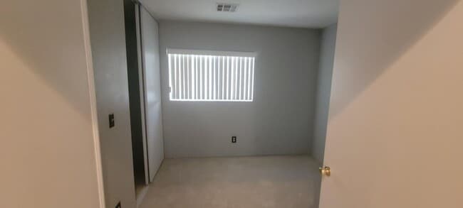 Building Photo - KEEP AN EYE ON THIS! WILL NOT LAST LONG!