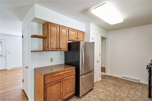 Building Photo - 1056 Endicott Dr
