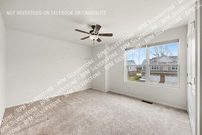 Building Photo - 8727 Pioneer St