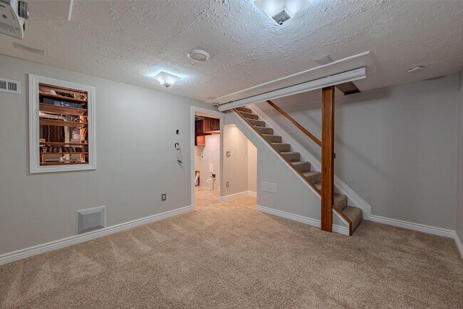 Building Photo - 7630 Alta View Blvd