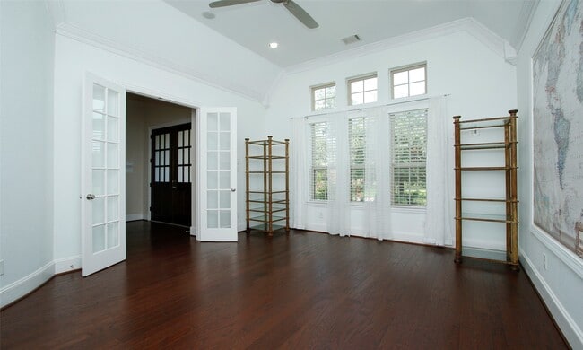 Building Photo - 39 Paloma Bend Pl