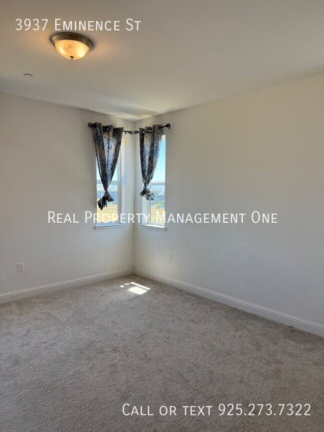 Building Photo - 3937 Eminence St
