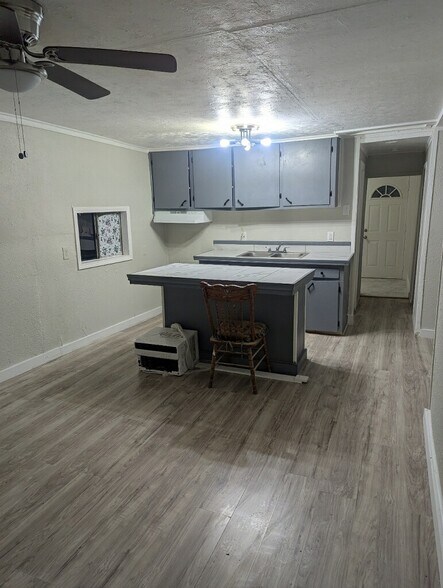 Building Photo - 3703 Martin St