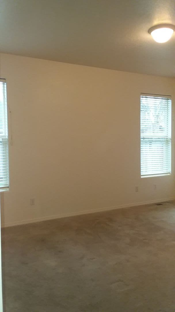 Building Photo - Beautiful Bethel-Danebo Home