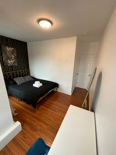 Building Photo - 871 Harrison Ave