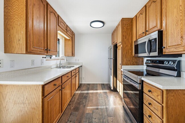 Building Photo - Beautiful 4-bedroom, 2-bathroom home located in the vibrant city of Westminster,